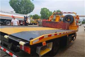 信丰附近拖车电话号码服务